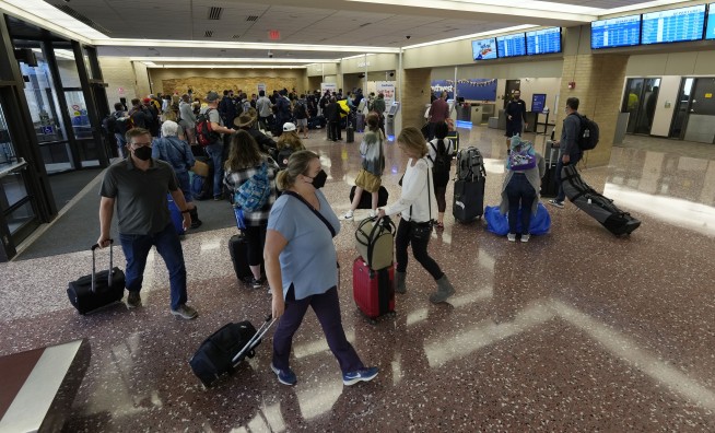 Southwest Airlines flight cancellations continue into Monday