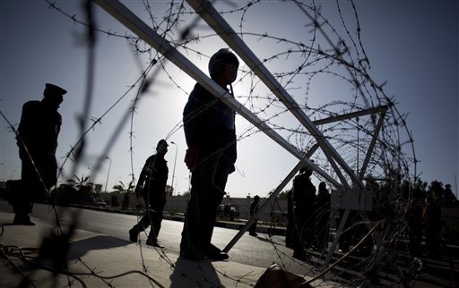 A more-controlled Morsi appears in Egyptian court