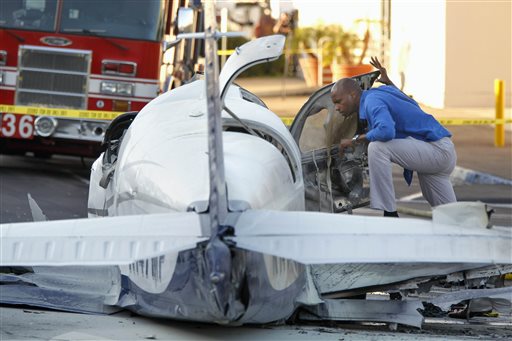 Woman, 80, dies, pilot injured in San Diego crash