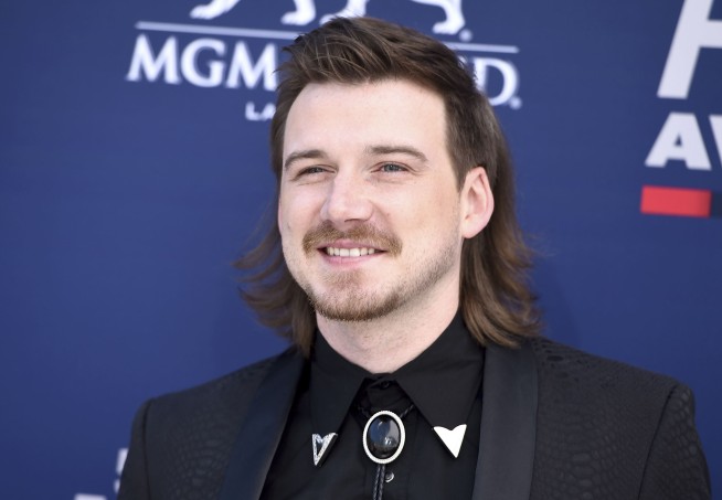 Morgan Wallen tells fans not to defend his racist language