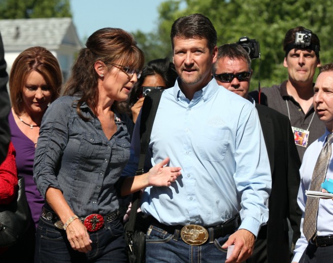 Sarah Palin's husband appears to be seeking a divorce