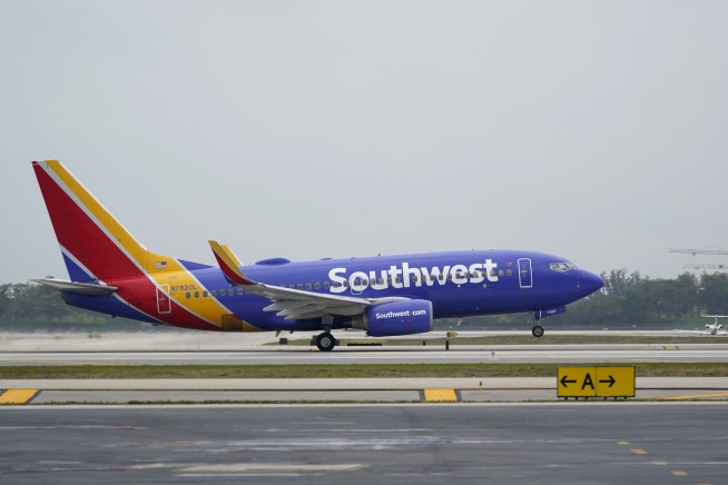 Southwest delays alcohol service after recent incidents