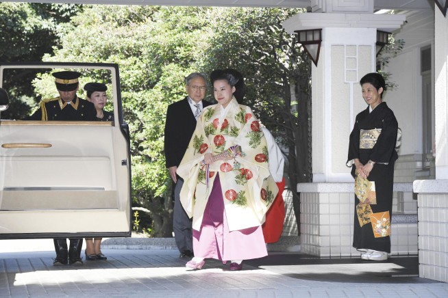 Japanese Princess Ayako marries commoner at shrine ceremony