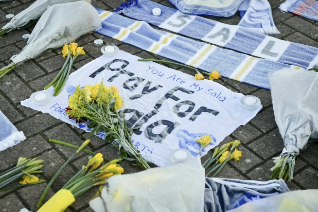 Search ends for plane, angering soccer player Sala's family