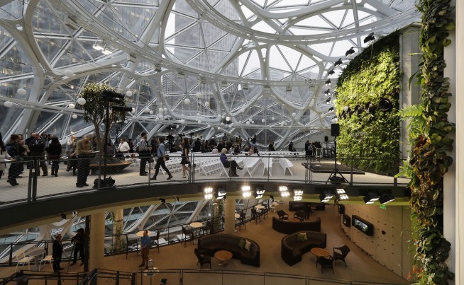 Striking Amazon 'Spheres' landmark opens in downtown Seattle