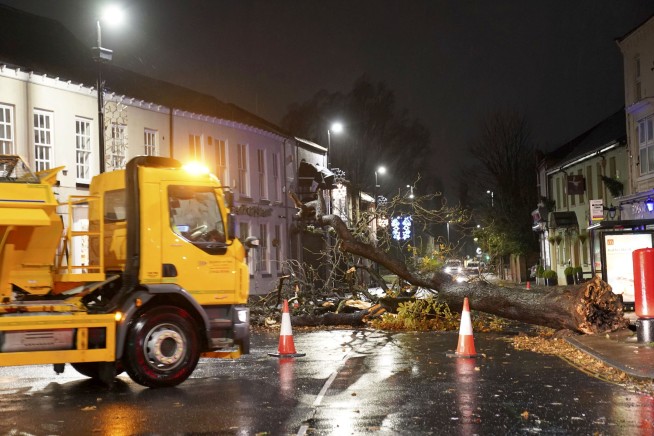 At least 3 people dead during first winter storm in UK