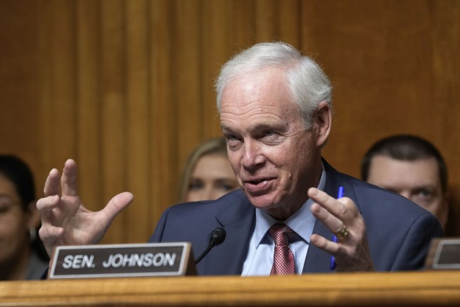 Callers swamp Senate offices in Trump's first weeks, leading to busy signals and full voicemail