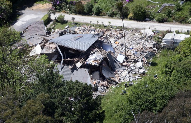 Evacuation of New Zealand town cut off by quake nearly over