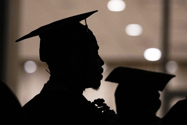 Unemployment among young college graduates outpaces overall US joblessness rate