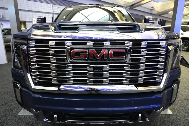 Trump places 25% tariff on imported autos. Carmakers could face higher costs and lower sales