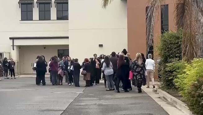 Suspect is detained after an explosion at a California courthouse injures 5 people