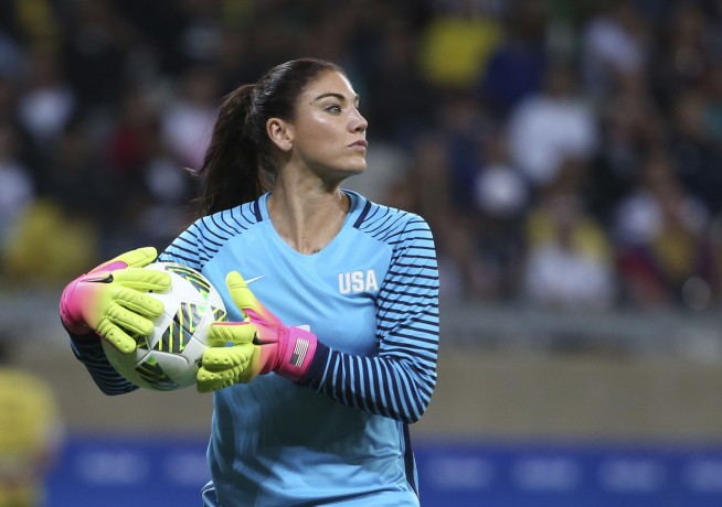 Hope Solo arrested on DWI, child abuse charges