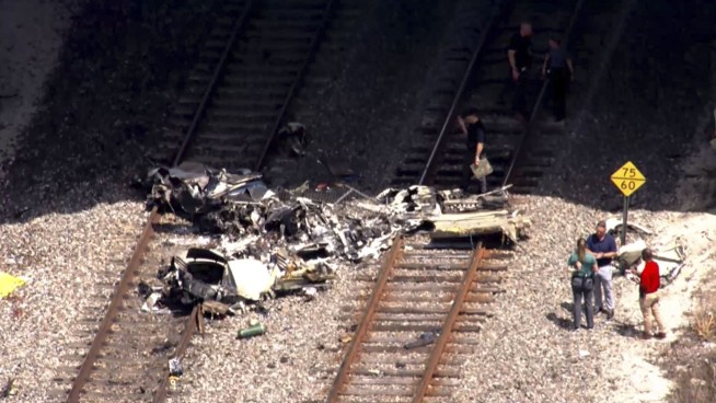 3 killed and 1 injured when plane crashes in South Florida near a major highway