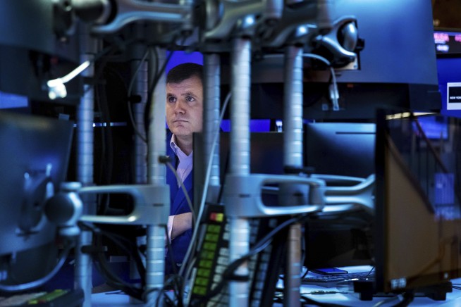 Stocks slump on Wall Street as oil, inflation worries rise