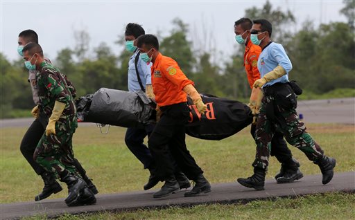 4 large objects detected in AirAsia wreckage hunt