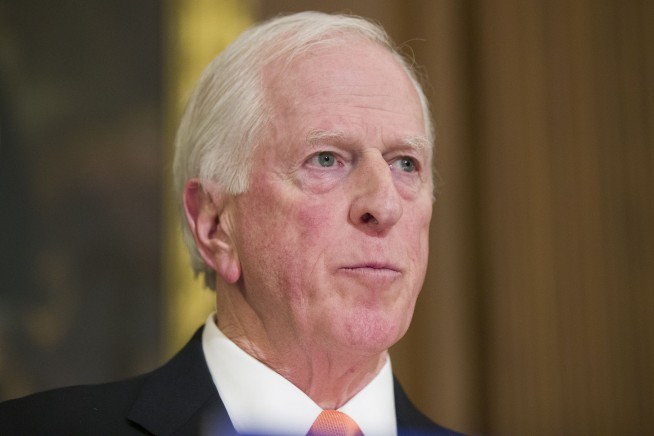 House approves bill to expand gun-sale background checks