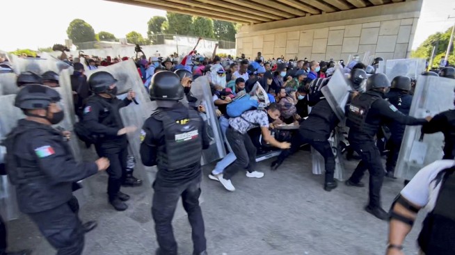 Over 2,000 migrants march out of southern city in Mexico