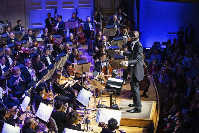 Celtics rookie conducts Boston orchestra's holiday concert