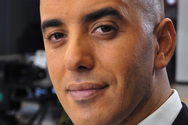 Heavily armed men in helicopter free notorious French inmate