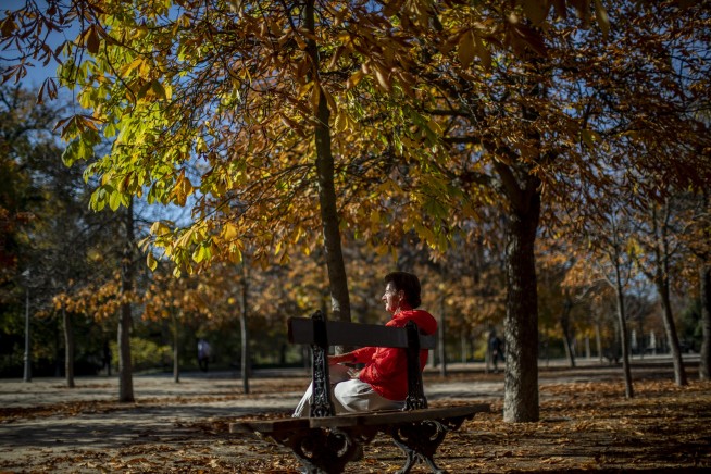 The Latest: NY Gov. Cuomo: Restaurants, bars close at 10 pm