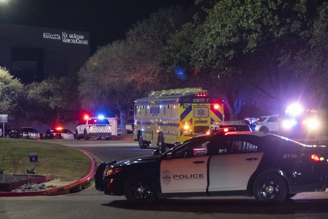 1 person killed and 5 injured when vehicle crashes into emergency room in Austin, Texas