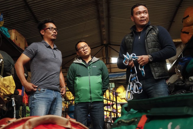 Sherpa brothers set out for grand slam of mountaineering