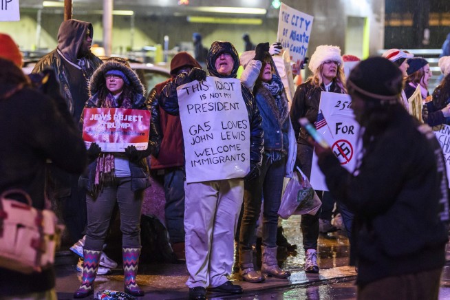 Trump gets a national anthem moment at football title game