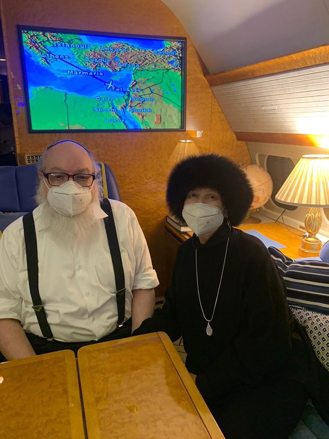 Convicted US spy Pollard arrives in Israel, welcomed by PM