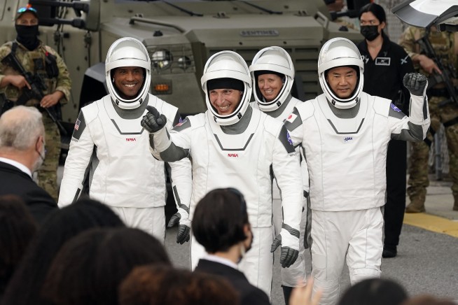 SpaceX launches 2nd crew, regular station crew flights begin