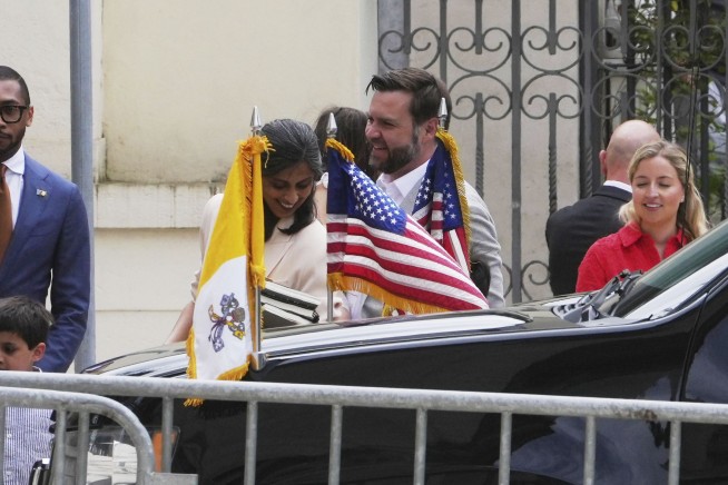 Vance meets Pope Francis on Easter Sunday after tangle over migration, gets chocolate eggs for kids