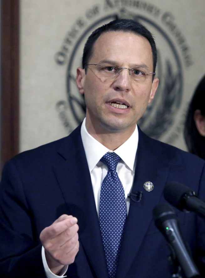 Nurse charged in death of former Trump adviser's father