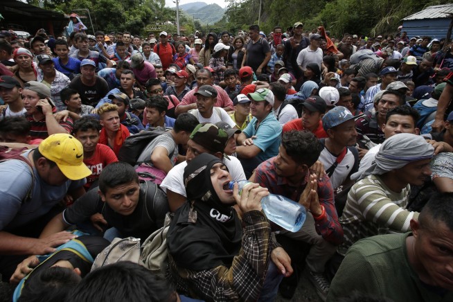 Trump threatens Honduran caravan that's moved into Guatemala