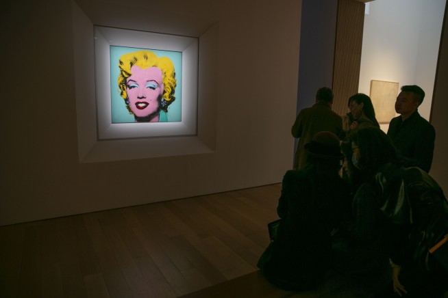 Warhol's 'Marilyn' auction nabs $195M; most for US artist