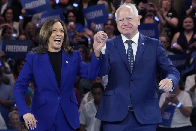 The Latest: Walz accepts the party’s nomination for vice president at DNC Day 3