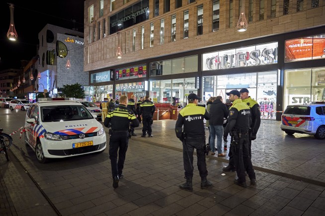 Dutch police: 3 people wounded in Hague stabbing