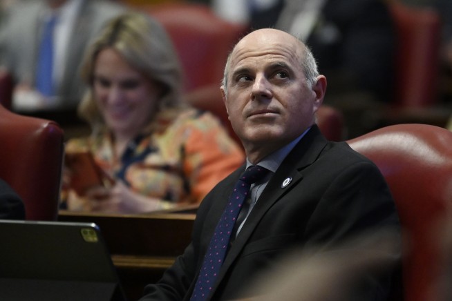 Tennessee lawmakers send bill to ban first-cousin marriages to governor