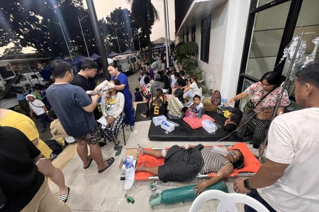 Strong earthquake kills 31 people in a central Philippine region hit by deadly storm just days ago