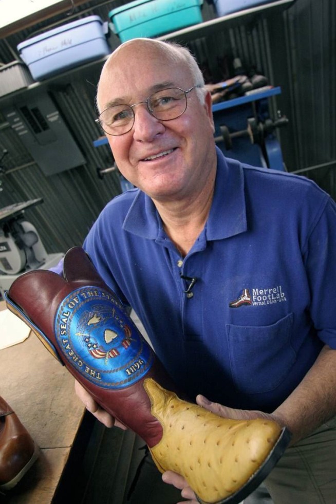 Grand Canyon officials continue search for missing hikers