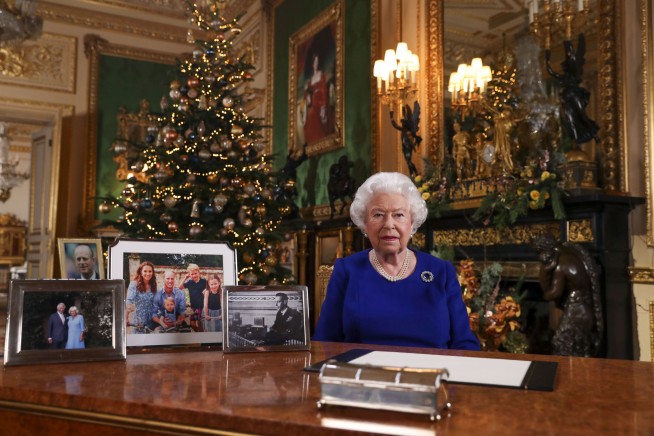 Queen Elizabeth II to admit 'bumpy' year in Christmas speech