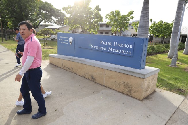 Sailor kills 2 civilians, self at Pearl Harbor shipyard