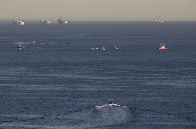 Divers find 2 bodies, wreckage of small plane off California