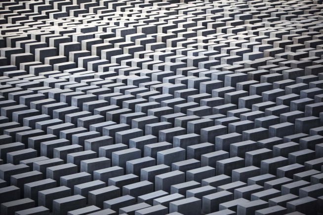 Wealthy German family gives millions to Holocaust survivors