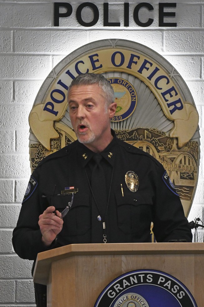 Police: Oregon kidnap suspect killed 2 men before cornered