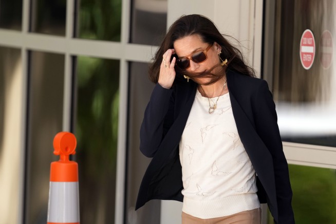 Hunter Biden's daughter Naomi testifies about her father in his federal gun trial, ending 1st week