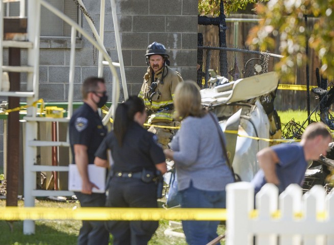 3 dead after small plane crashes into Utah neighborhood