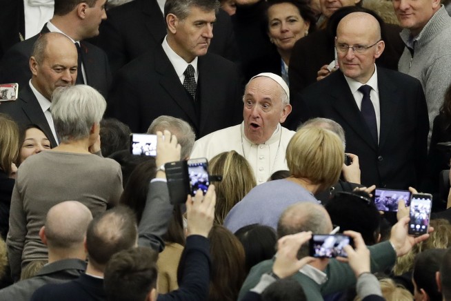 Pope to priestly sex abusers: Turn yourselves in