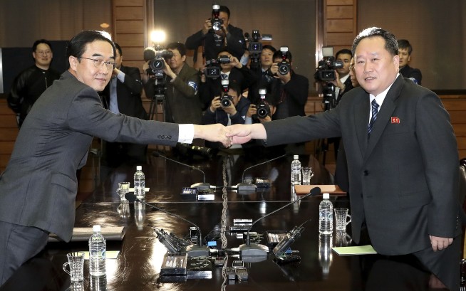 Rival Korean leaders to meet April 27 in historic summit
