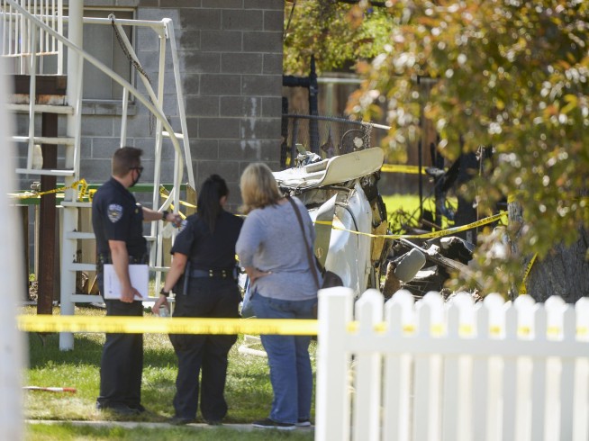3 dead after small plane crashes into Utah neighborhood