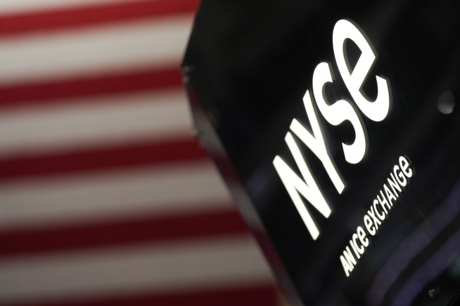 Asian shares moderately higher with focus on inflation data