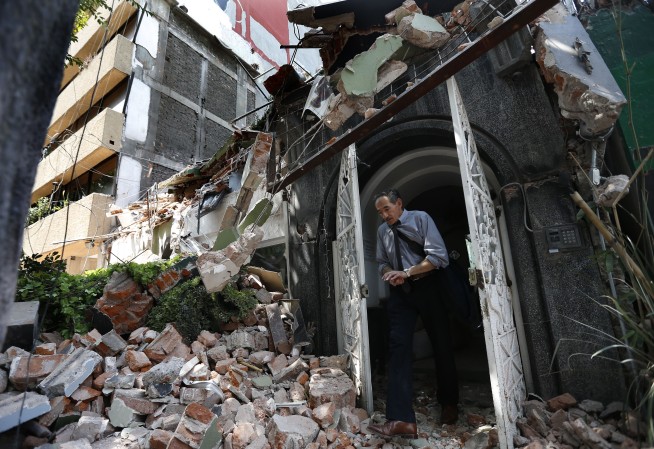 7.1 magnitude quake kills 119 as buildings crumble in Mexico